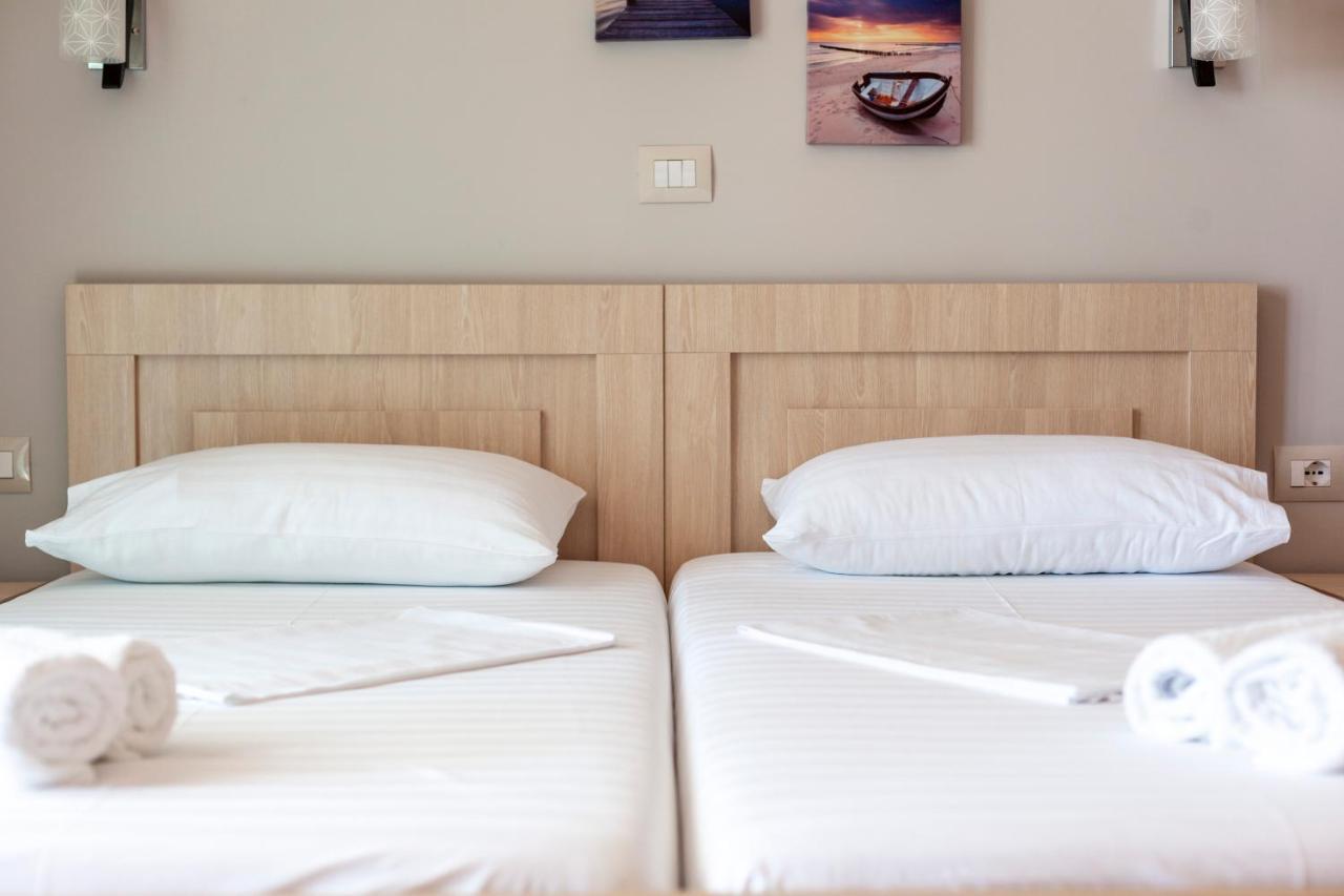 Toni Retzo Rooms Himara Kültér fotó