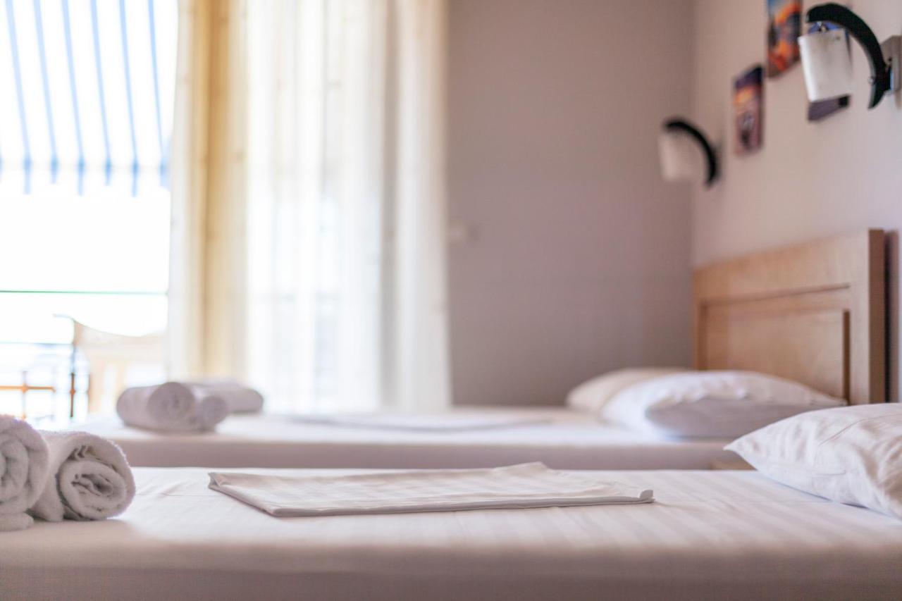 Toni Retzo Rooms Himara Kültér fotó