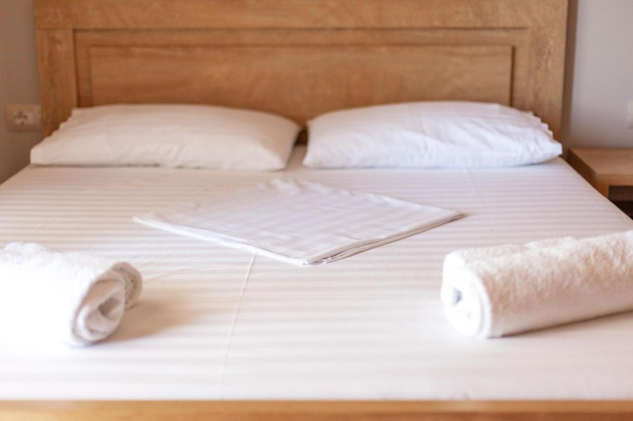 Toni Retzo Rooms Himara Kültér fotó