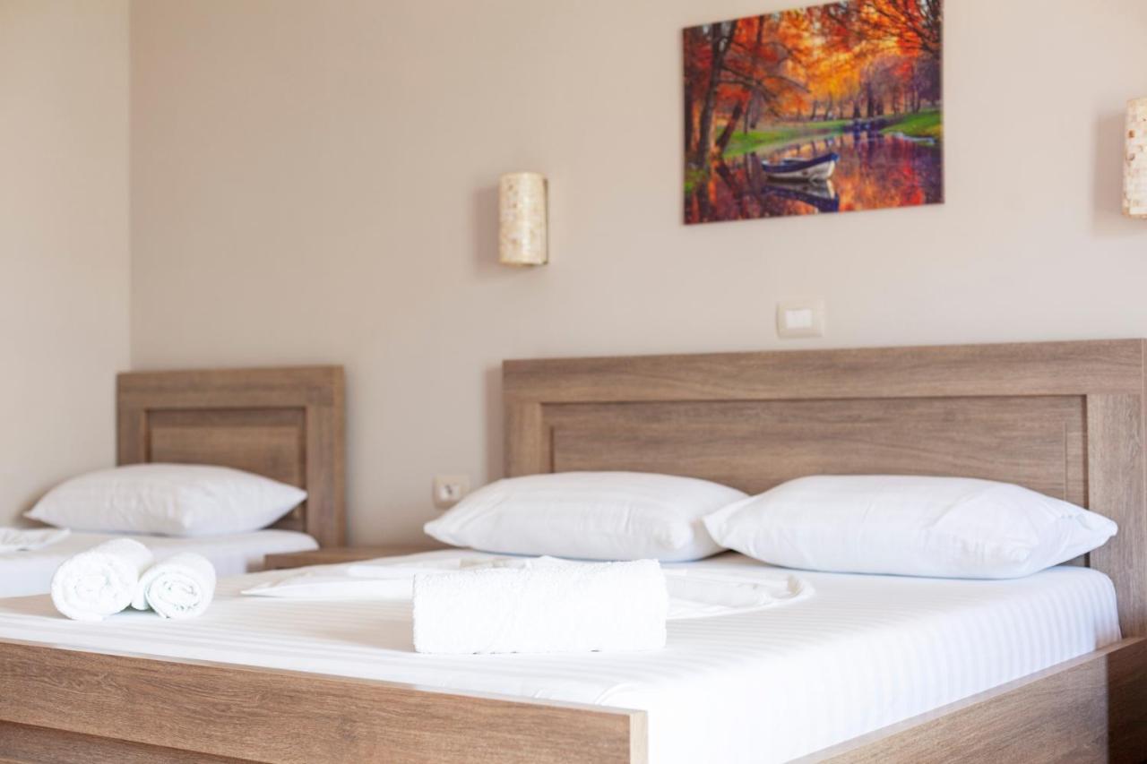 Toni Retzo Rooms Himara Kültér fotó