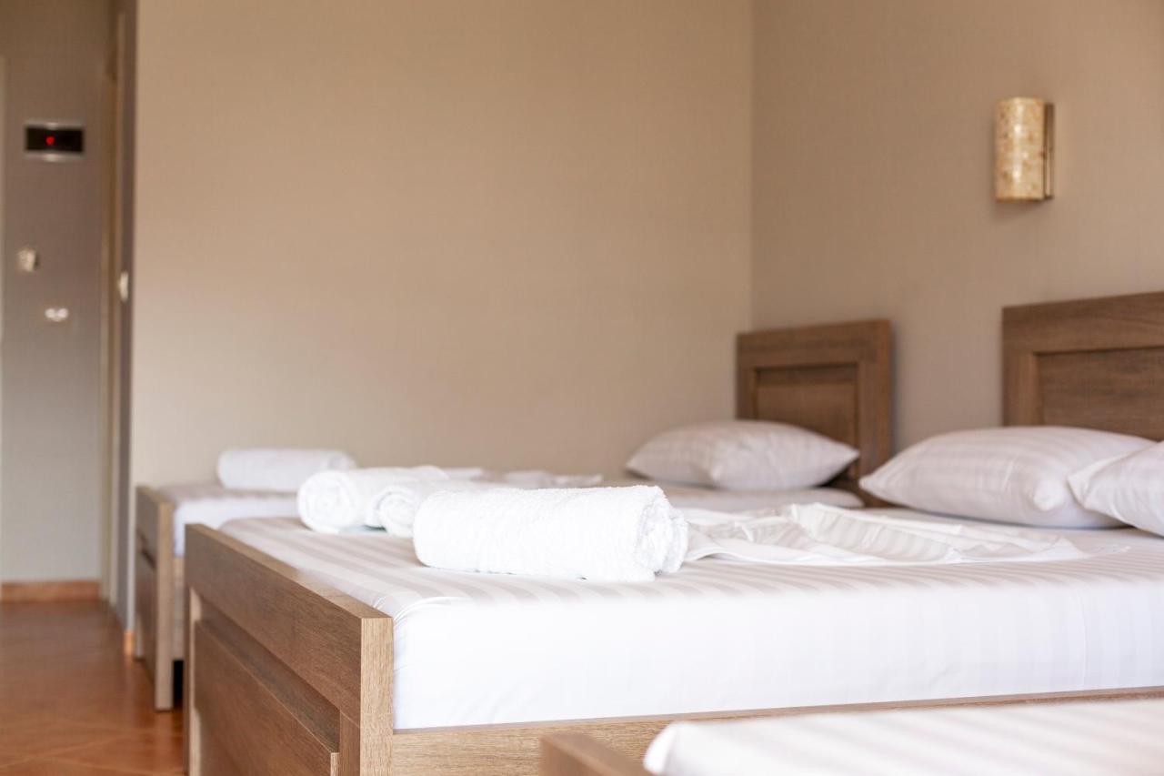Toni Retzo Rooms Himara Kültér fotó