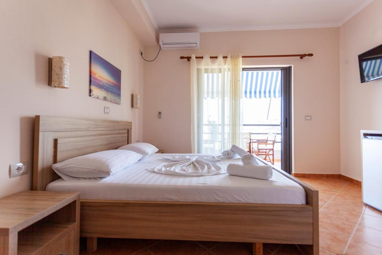 Toni Retzo Rooms Himara Kültér fotó